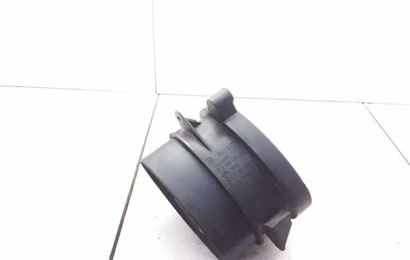 BMW 5 E39 Mass air flow meter 136277870760 0928400468