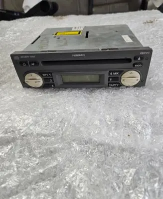 Nissan Micra Radio/CD/DVD/GPS head unit 3D76001011 7642346318