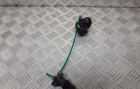 Mercedes-Benz E W210 Valve vacuum A2028000176