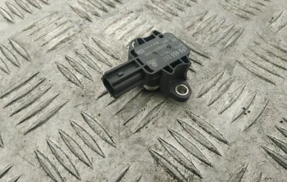 Audi A3 S3 8P Airbag deployment crash/impact sensor 8P0955557