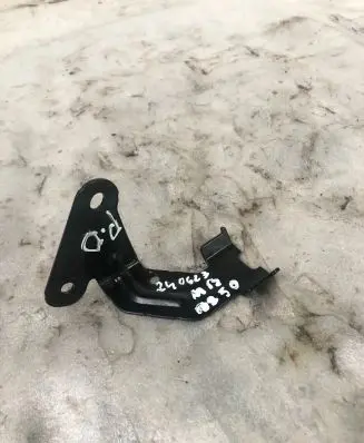 Mercedes-Benz B W246 W242 Other engine bay part A2465010020