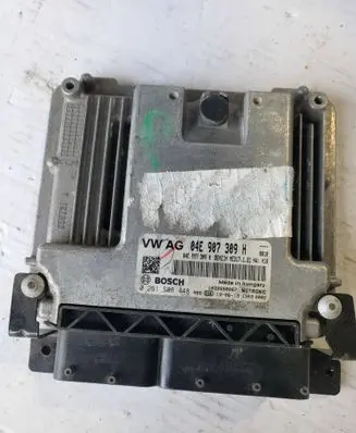 Volkswagen Jetta VI Engine control unit/module 04E907309H 0261S08448