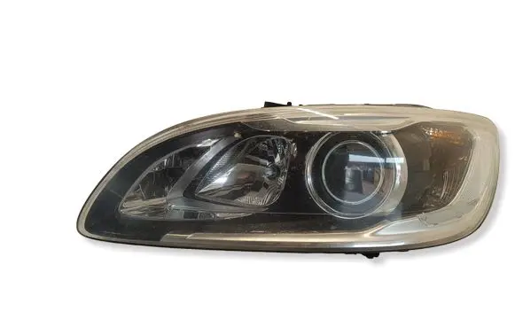 Volvo V60 Headlight/headlamp 90068996