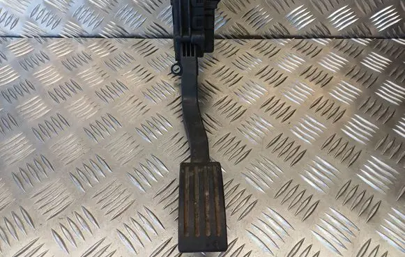 Ford Focus C-MAX Accelerator throttle pedal 3M519F836AF 6PV00864110
