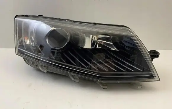 Skoda Octavia Mk3 (5E) Headlight/headlamp 5E2941016B