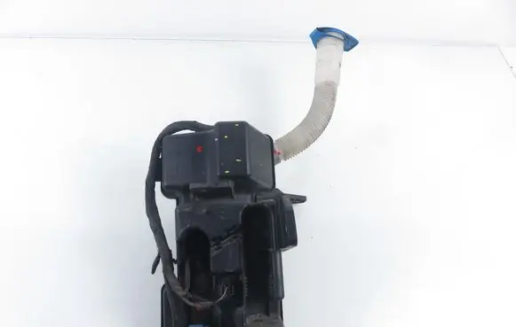 Volkswagen Tiguan Windshield washer fluid reservoir/tank 5N0955453F 5N0955453A