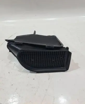 Mercedes-Benz R W251 Intercooler air guide/duct channel A2518300053