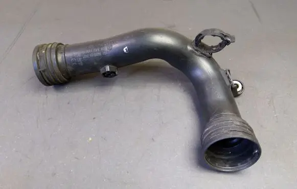 Volkswagen Golf V Intercooler hose/pipe 1K0145770D