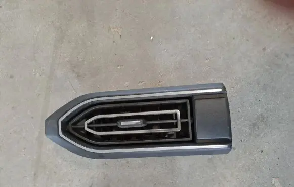 Dacia Sandero III Dashboard side air vent grill/cover trim 687619250R