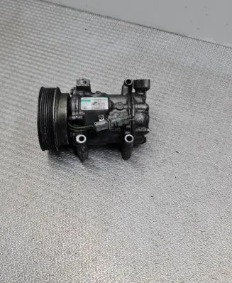 Renault Clio III Air conditioning (A/C) compressor (pump) 8200819568 03915209862