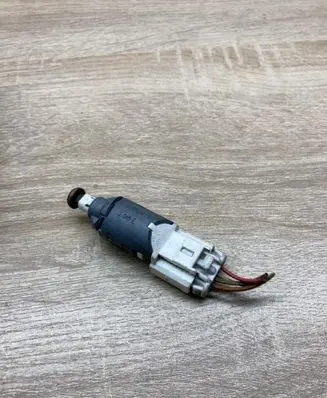 Renault Scenic II - Grand scenic II Brake pedal sensor switch 8200168238B