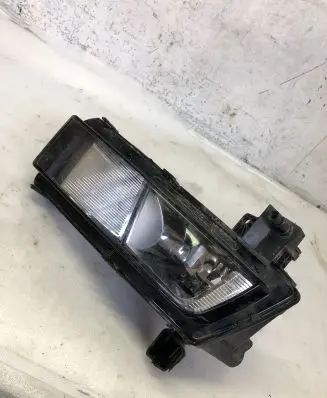 Volkswagen Touran III Front fog light 5ta941662