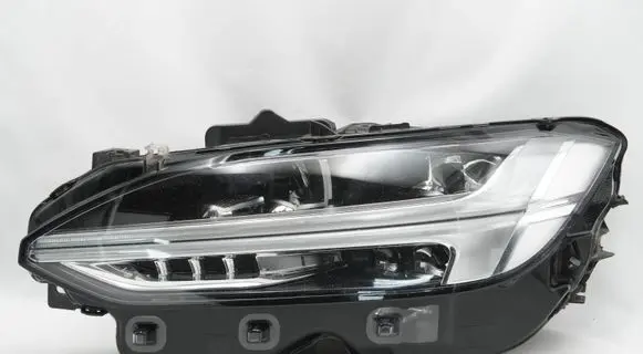 Volvo S90, V90 Headlight/headlamp 31655197