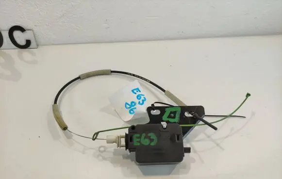 BMW 6 E63 E64 Fuel tank cap lock 6987635CAREWAY