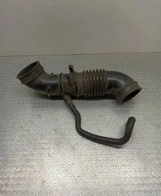 Mazda 323 Air intake hose/pipe BP0113221