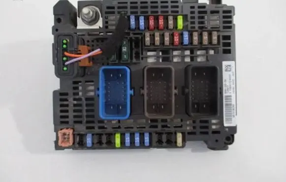 Citroen C4 II Picasso Central body control module 9813136780