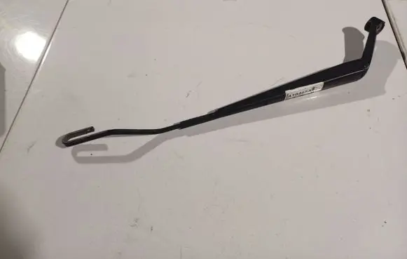 Toyota Corolla E120 E130 Front wiper blade arm 8522102120B