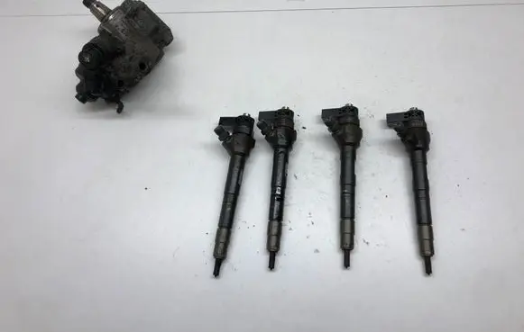 Skoda Octavia Mk3 (5E) Fuel injection system set 04L130755D 0445010537 0928400768