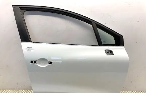 Renault Clio IV Front door