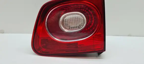 Volkswagen Tiguan Tailgate rear/tail lights