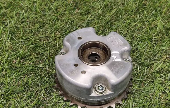 Audi Q5 SQ5 8R Camshaft pulley/ VANOS 06E109083M