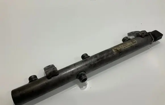 Fuel main line pipe