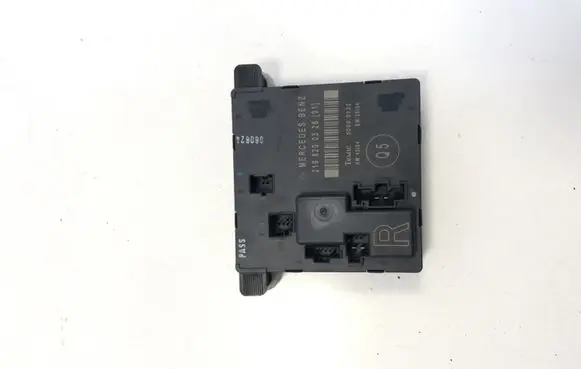 Mercedes-Benz CLS C219 Door control unit/module 2198200326 00005032