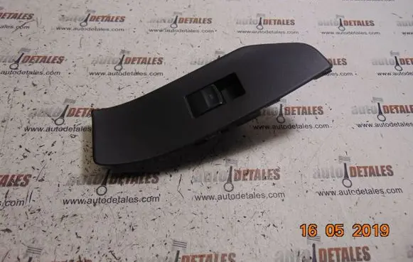 Toyota Verso Electric window control switch 742320F050