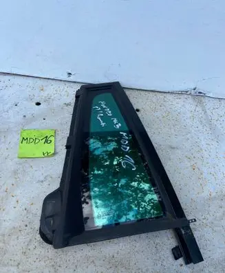 Ford Mondeo Mk III Rear door window glass 43R001108