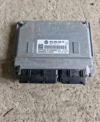 Seat Leon (1P) Engine control unit/module 06A906033EF 5WP4045502