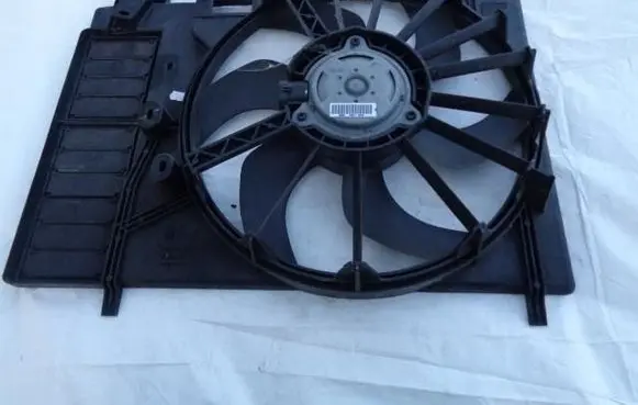 Electric radiator cooling fan