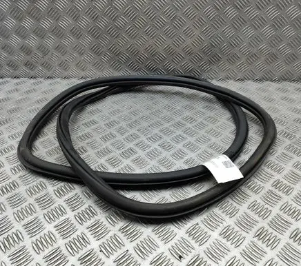 Volkswagen Jetta VI Rubber seal rear door 5C6867914A
