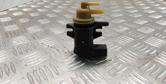 Volkswagen Golf VII Vacuum valve 04L131051F 1K0906627B