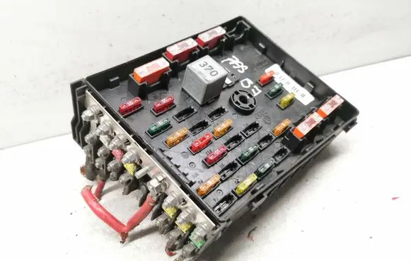 Volkswagen PASSAT B7 Fuse module 3C0937125 39309061