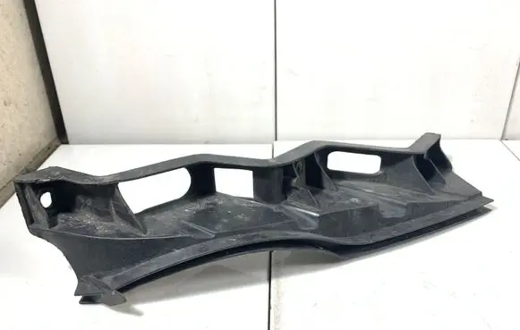 Volkswagen PASSAT B6 Front bumper mounting bracket 3C0807889