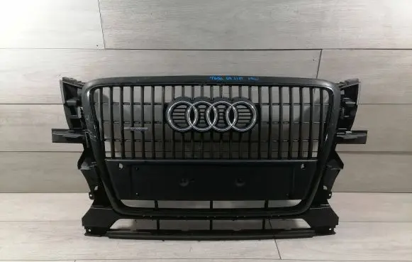 Audi Q5 SQ5 Front bumper upper radiator grill 8R0853651
