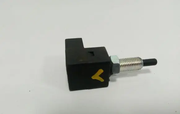 Hyundai i20 (PB PBT) Brake pedal sensor switch