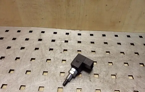 Clutch pedal sensor
