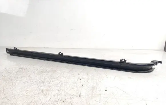 Mercedes-Benz Vito Viano W447 Sliding door middle rail A4477660537