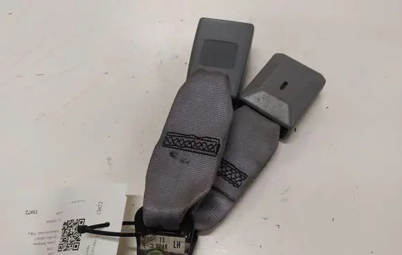 Mazda 3 I Middle seatbelt buckle (rear) 