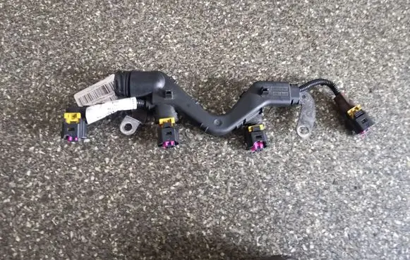 Opel Insignia A Fuel injector wires 55567592