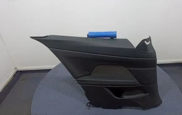 BMW M4 F82 F83 Door card panel trim set 7940431