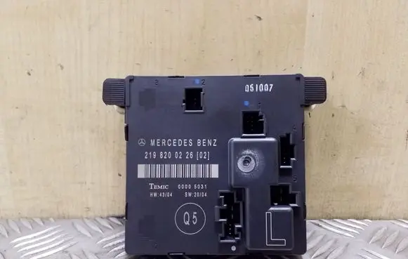 Mercedes-Benz CLS C219 Door control unit/module 2198200226 00005031