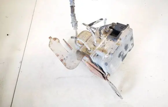 Hyundai i30 ABS Pump 589202l300 58920-2l300