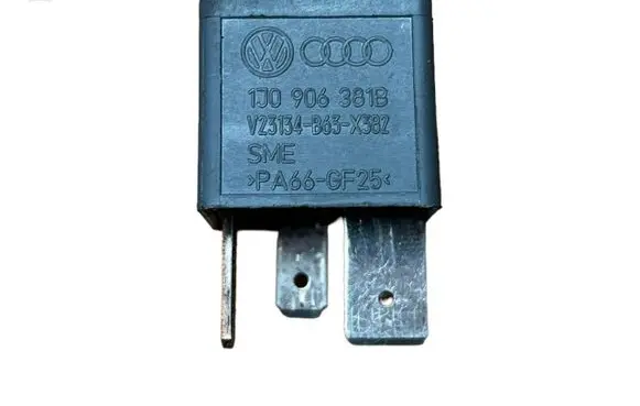 Volkswagen Golf IV Other relay 1J0906381B V23134B63X382