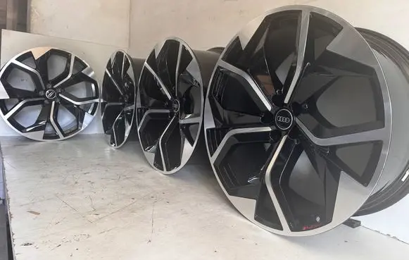 Audi RS Q8 R23 light alloy rim 4M8601025P