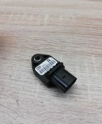 Toyota Avensis T250 Airbag deployment crash/impact sensor 8983305010