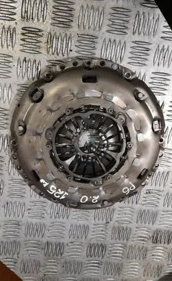 Volkswagen PASSAT B6 Pressure plate 03g141025f