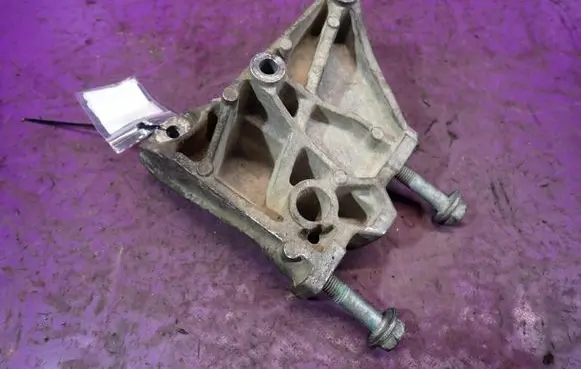 Seat Leon (1M) Gearbox mounting bracket 