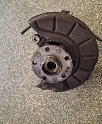 Volkswagen Caddy Front wheel hub
